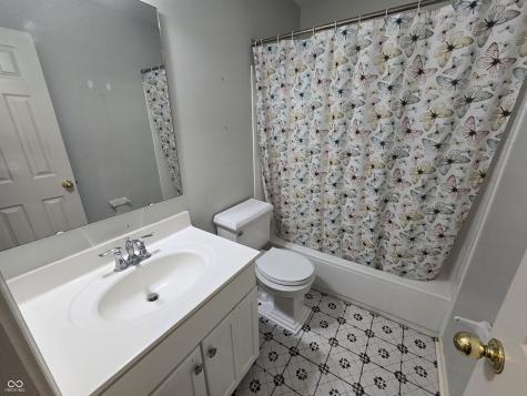 654 Shortleaf Drive Avon IN 46123