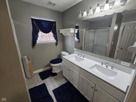 654 Shortleaf Drive Avon IN 46123