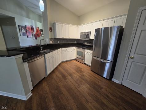 654 Shortleaf Drive Avon IN 46123