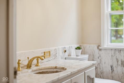 2975 Washington Street Columbus IN 47201