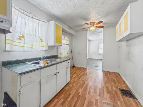1929 N Linwood Avenue Indianapolis IN 46218