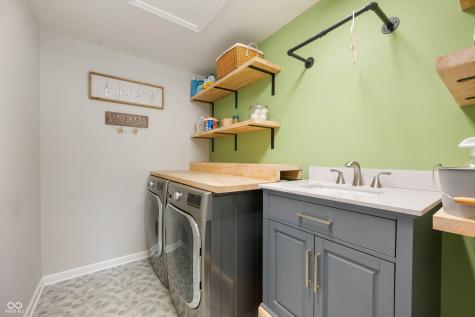 8451 Rockwood Lane Indianapolis IN 46259