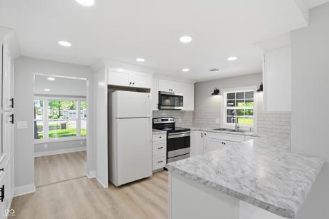 211 W Mckenzie Road Greenfield IN 46140