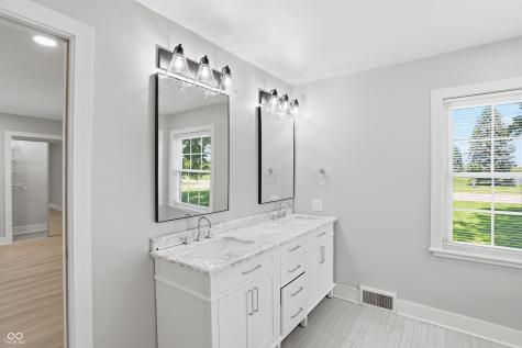 211 W Mckenzie Road Greenfield IN 46140