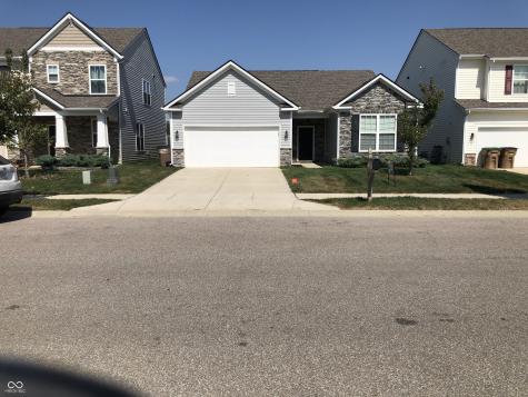 2596 Creek Bank Drive Columbus IN 47201