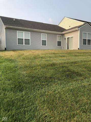 2596 Creek Bank Drive Columbus IN 47201