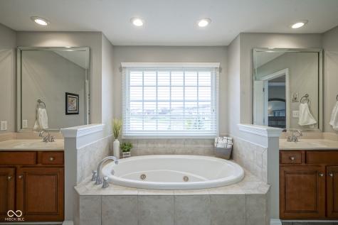 10053 Soaring Eagle Lane Fishers IN 46055