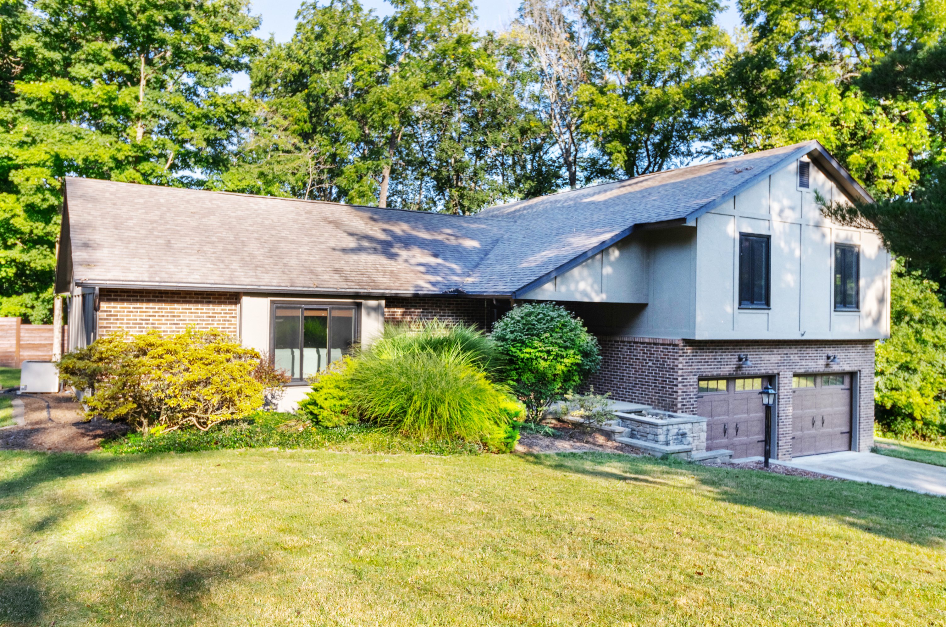 2528 S Buttonwood Lane Bloomington IN 47401