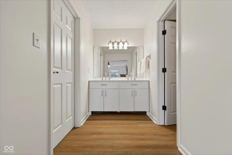 9838 Barth Drive Zionsville IN 46077