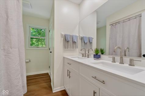 9838 Barth Drive Zionsville IN 46077