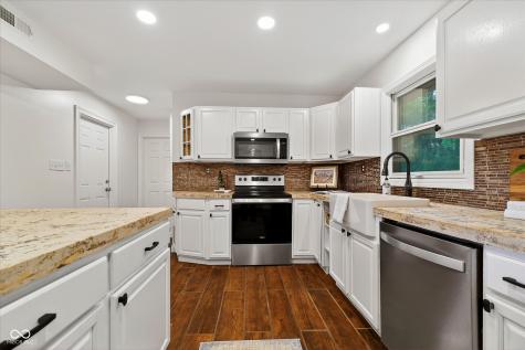 9838 Barth Drive Zionsville IN 46077