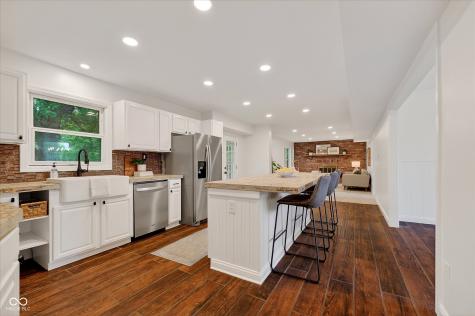 9838 Barth Drive Zionsville IN 46077