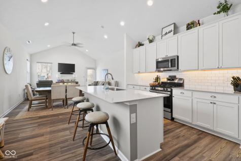 6044 Medina Spirit Drive Indianapolis IN 46237