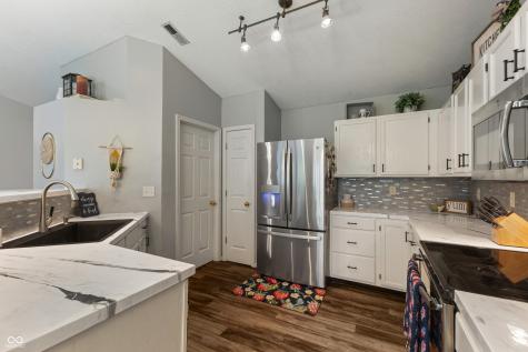 3902 Cherry Blossom Boulevard Indianapolis IN 46237