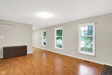 58 Penn Place Zionsville IN 46077