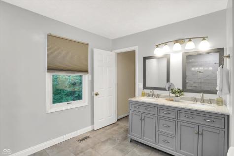 58 Penn Place Zionsville IN 46077