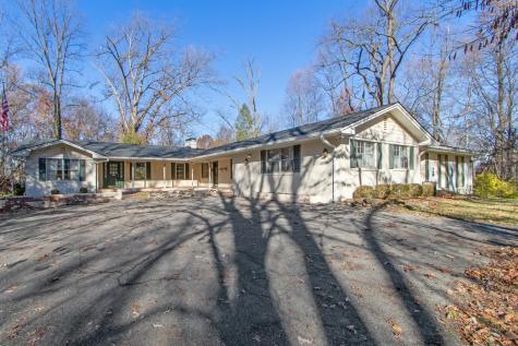 8102 Oak Hill Drive Indianapolis IN 46250