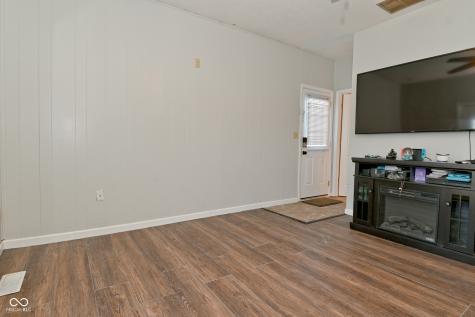 8104 E Edgewood Avenue Indianapolis IN 46239
