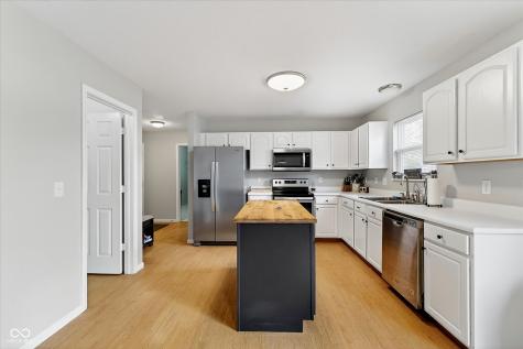 1810 Salina Drive Avon IN 46123
