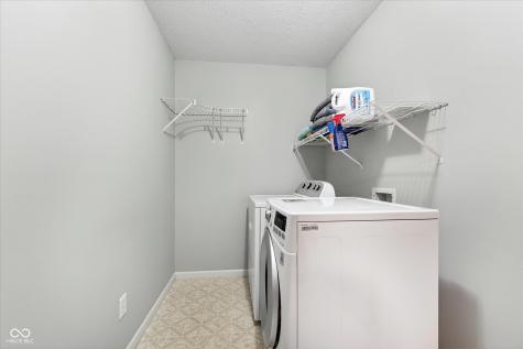 1810 Salina Drive Avon IN 46123