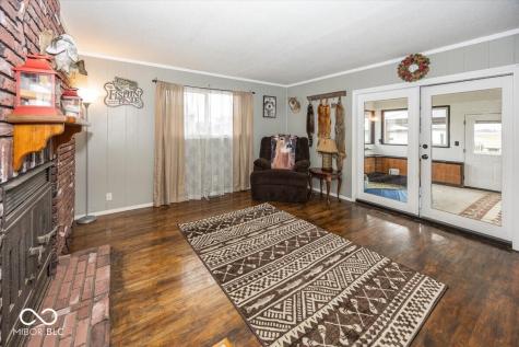 657 W Brookville Road Fountaintown IN 46130