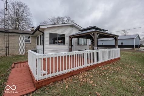 657 W Brookville Road Fountaintown IN 46130