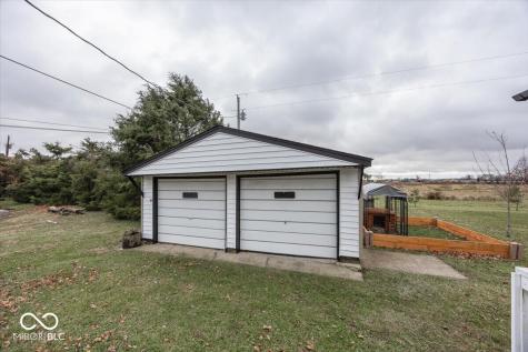 657 W Brookville Road Fountaintown IN 46130