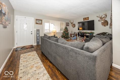 657 W Brookville Road Fountaintown IN 46130