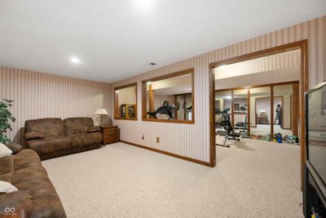 6575 Robin Hood Drive Indianapolis IN 46227