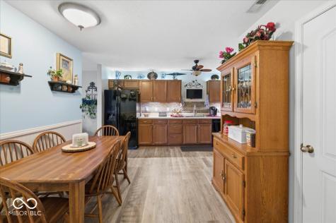 6429 Emerald Springs Drive Indianapolis IN 46221