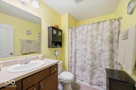 6429 Emerald Springs Drive Indianapolis IN 46221