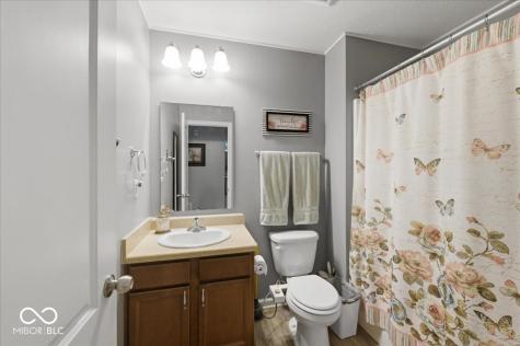 6429 Emerald Springs Drive Indianapolis IN 46221
