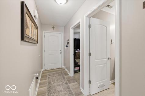 6429 Emerald Springs Drive Indianapolis IN 46221