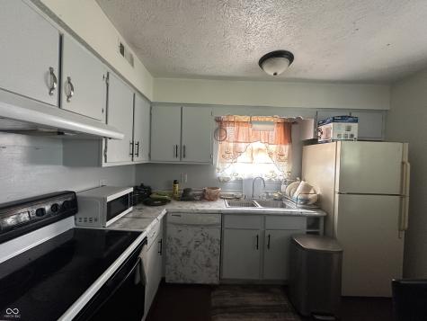 7727 Alapaka Court Indianapolis IN 46217