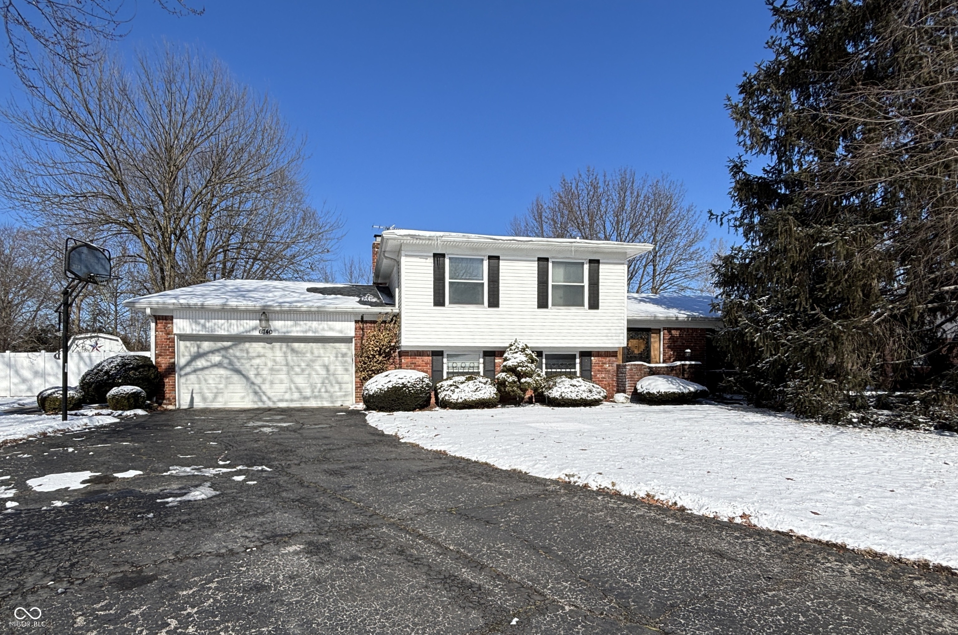 6740 Live Oak Court Indianapolis IN 46214