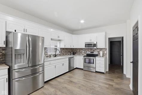 1035 Heatherwood Drive Greenwood IN 46143
