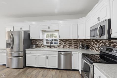 1035 Heatherwood Drive Greenwood IN 46143