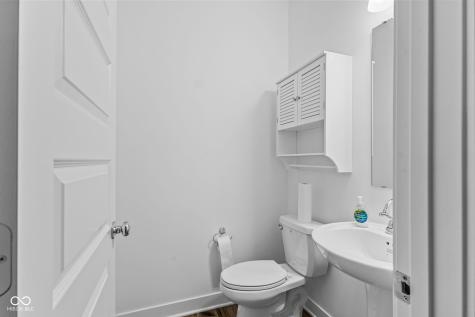 1046 Elmwood Lane Greenwood IN 46143