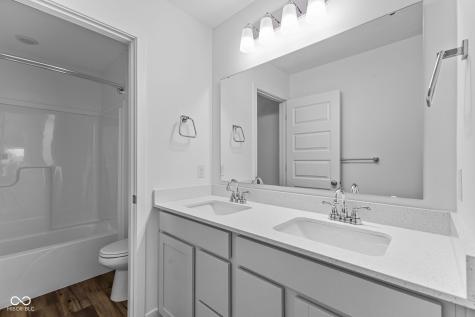 1046 Elmwood Lane Greenwood IN 46143