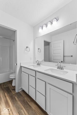 1046 Elmwood Lane Greenwood IN 46143