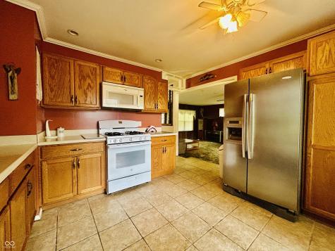 4231 Standish Drive Indianapolis IN 46221