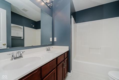 13722 Wendessa Drive Fishers IN 46038