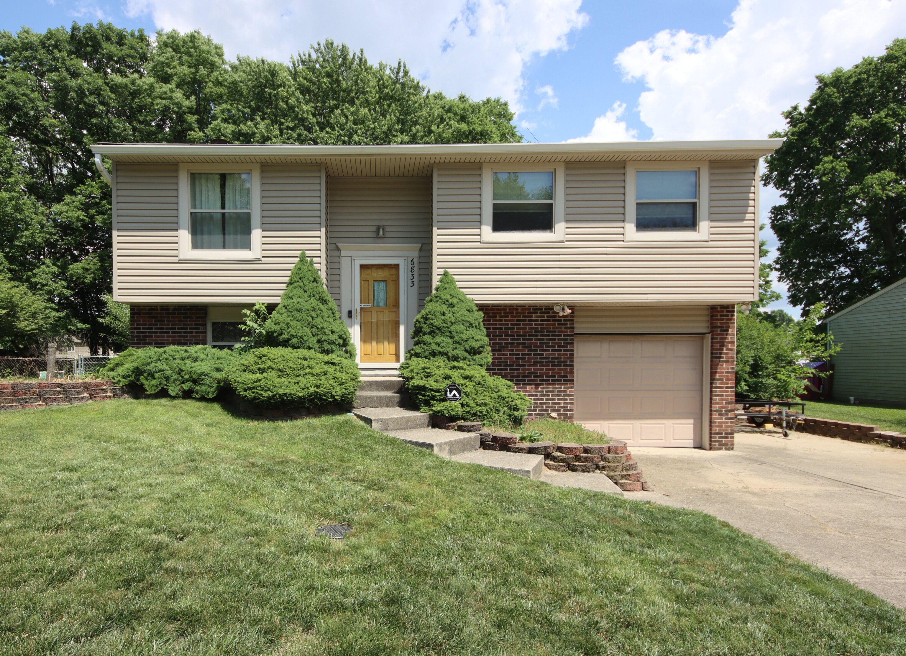 6833 S Lawndale Avenue Indianapolis IN 46221