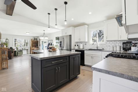 5523 S Nineveh Road Franklin IN 46131