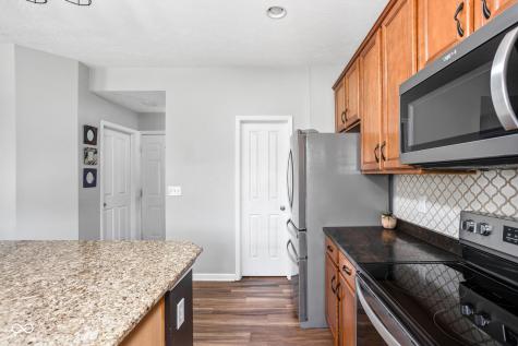 4347 Ledge Rock Court Zionsville IN 46077