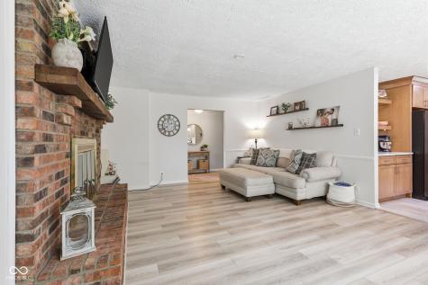 624 Colbarn Drive Fishers IN 46038