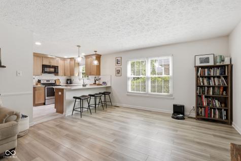 624 Colbarn Drive Fishers IN 46038