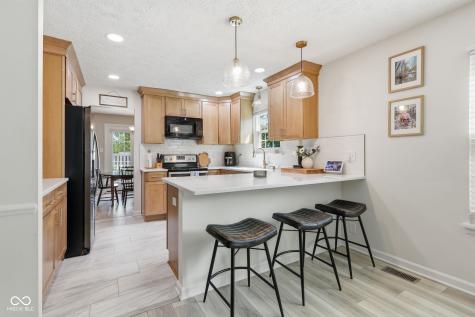 624 Colbarn Drive Fishers IN 46038