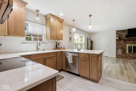 624 Colbarn Drive Fishers IN 46038