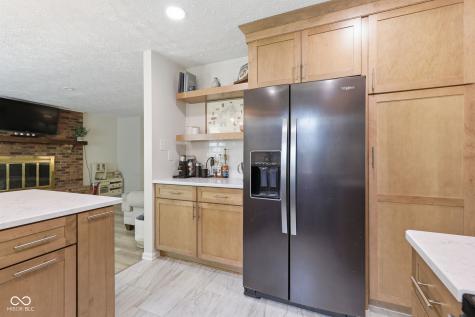 624 Colbarn Drive Fishers IN 46038